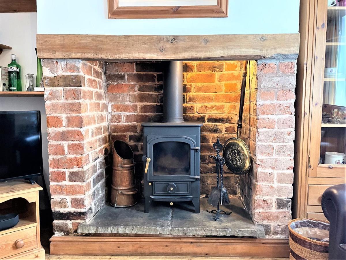 Pass The Keys Cosy Cottage With Views Over The Shropshire Hills Лудлоу Экстерьер фото