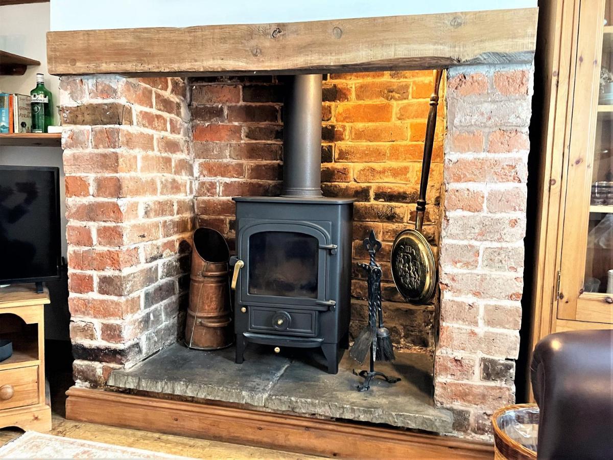 Pass The Keys Cosy Cottage With Views Over The Shropshire Hills Лудлоу Экстерьер фото